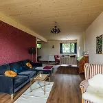 Gruppenunterkunft Mit Wellness, Billard Und Lamatrekking Фермерский дом Meikirch