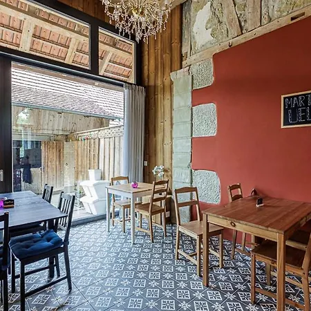 Gruppenunterkunft Mit Billardtisch Und Lamatrekking