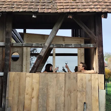 Gruppenunterkunft Mit Wellness, Billard Und Lamatrekking Фермерский дом