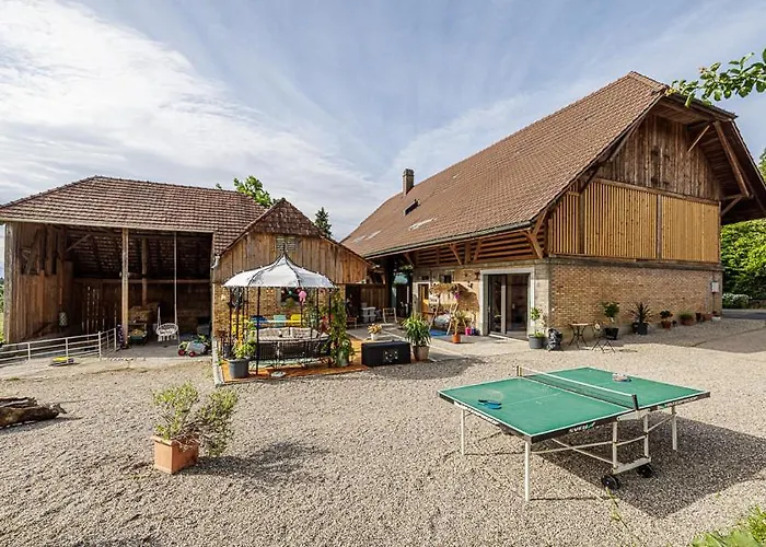 Gruppenunterkunft Mit Billardtisch Und Lamatrekking Farma *