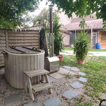 Çiftlik konaklama Gruppenunterkunft Mit Billardtisch Und Lamatrekking